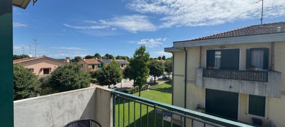 3 rooms Apartment in Chiarano, Italy No. 263905 3