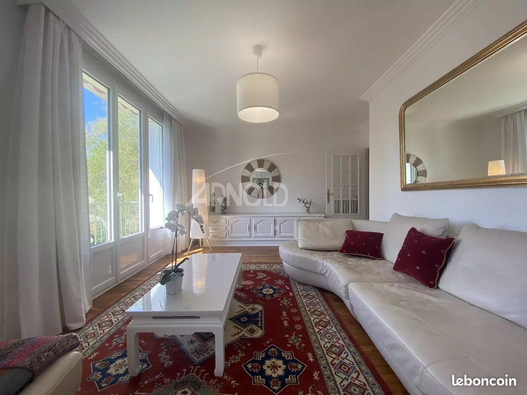 3 bedrooms Apartment in Nantes, France No. 343116