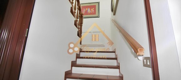 Квартира с 4 спальнями в Кастельнуово Рангоне, Италия № 377037 18