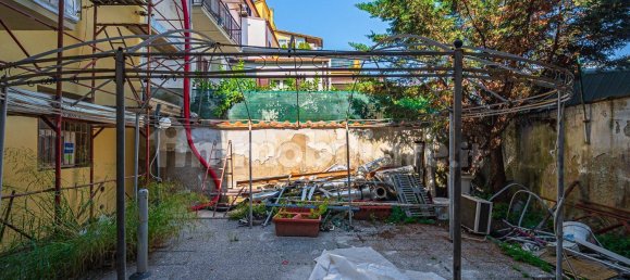 2 bedrooms Apartment in Pistoia, Italy No. 267471 14