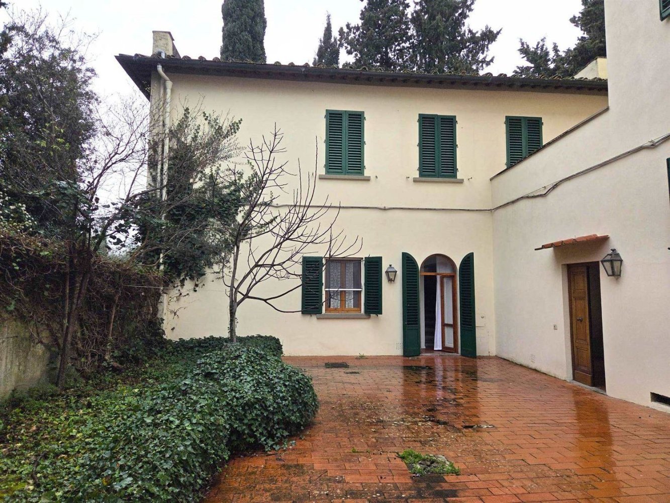 10 rooms House in Florence, Italy No. 52110