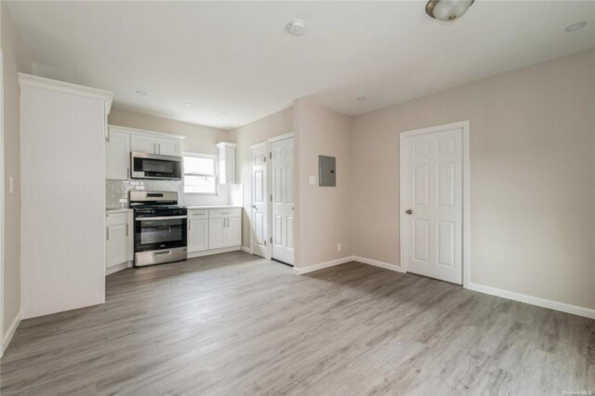 Дом с 7 спальнями в Laurelton, США № 237827