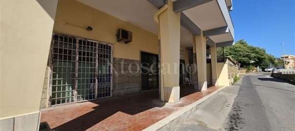 Gewerbliche Immobilie in Anzio, Italy 40m², Nr. 155750 4