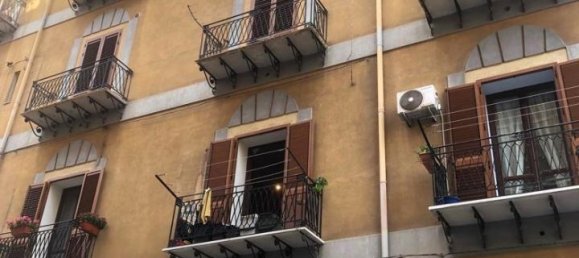 Apartamento de 4 habitaciónes en Palermo, Italy No. 131071 3