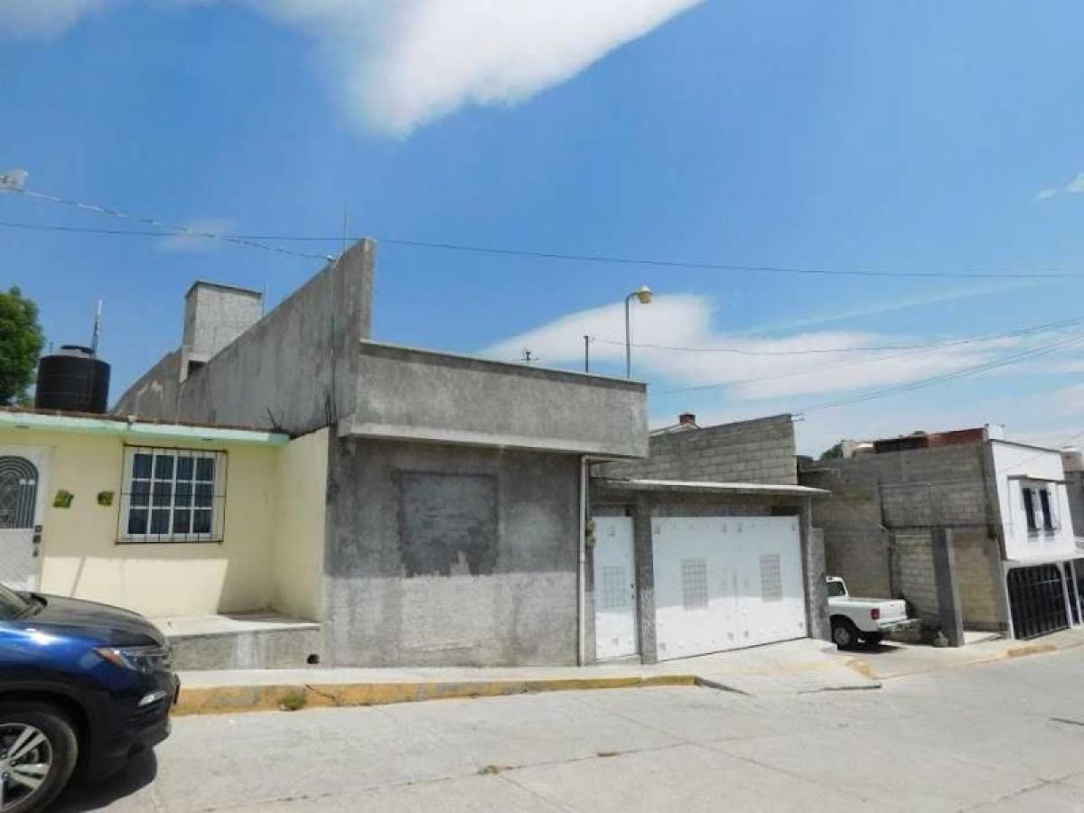 Casa de 4 dormitorios en Ixtapaluca, Mexico No. 211136