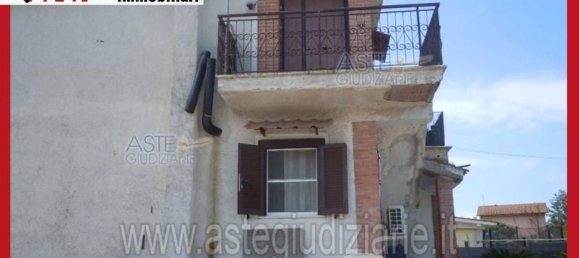 5 bedrooms Apartment in Aprilia, Italy No. 330956 7