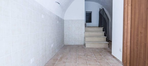 3 rooms House in Poggio Picenze, Italy No. 105785 4