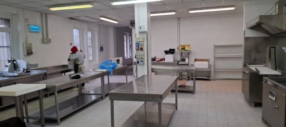 455m² Commercial property in Piacenza, Italy No. 349184 14