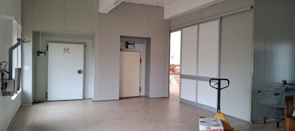 455m² Commercial property in Piacenza, Italy No. 349184 18