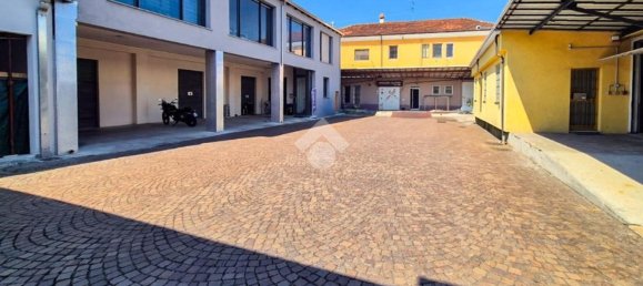 455m² Commercial property in Piacenza, Italy No. 349184 5