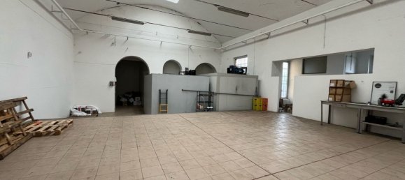 455m² Commercial property in Piacenza, Italy No. 349184 10
