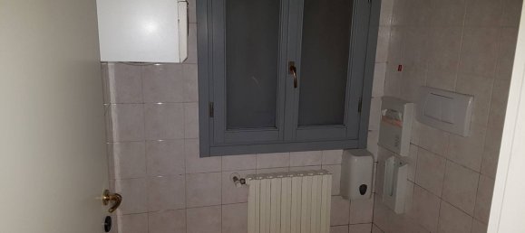 2 rooms Commercial property in Reggio Emilia, Italy No. 118256 8