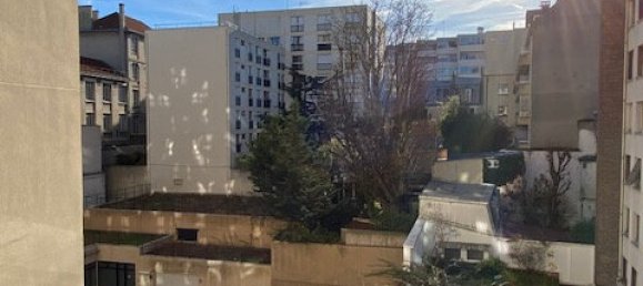 Studio in Paris, France No. 163314 3