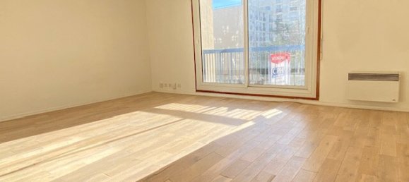 Studio in Paris, France No. 163314 8