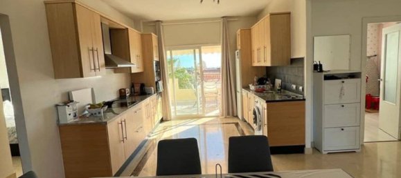 3 bedrooms Penthouse in Estepona, Spain No. 20244 2