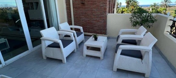 3 bedrooms Penthouse in Estepona, Spain No. 20244 10