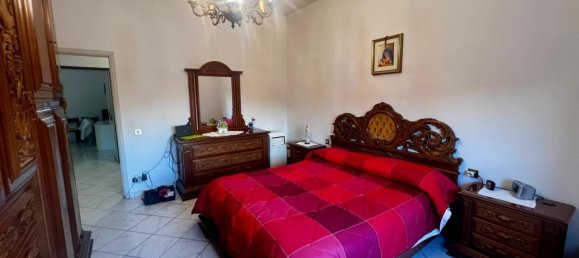 3 rooms Apartment in Prato, Italy No. 48810 8