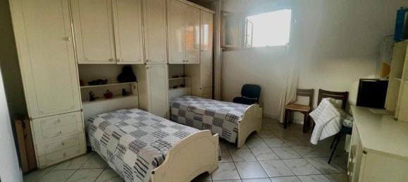 3 rooms Apartment in Prato, Italy No. 48810 10