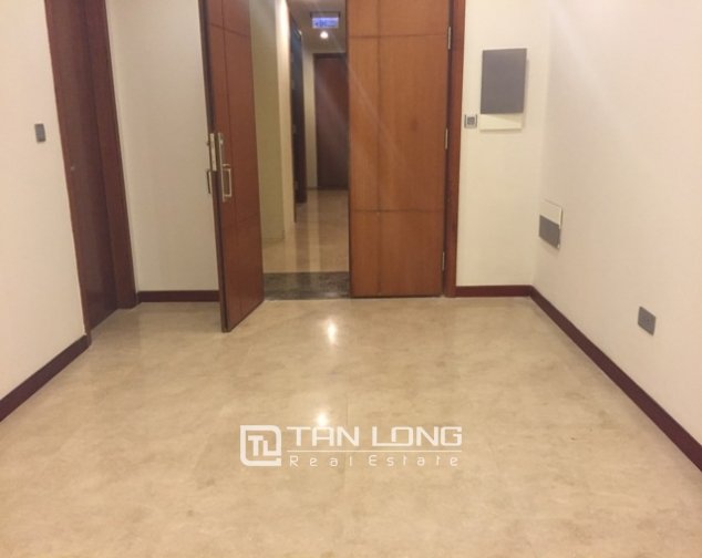 Квартира с 4 спальнями в Тэйхо, Вьетнам № 2892