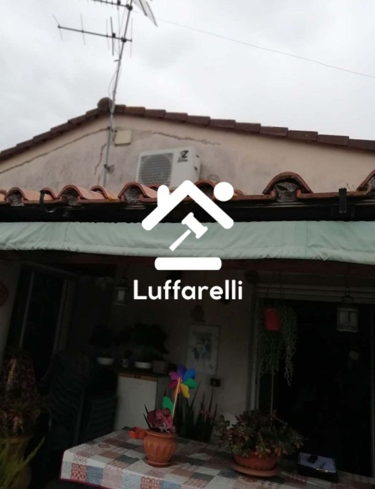 7 rooms Apartment in Rome, Italy No. 12887