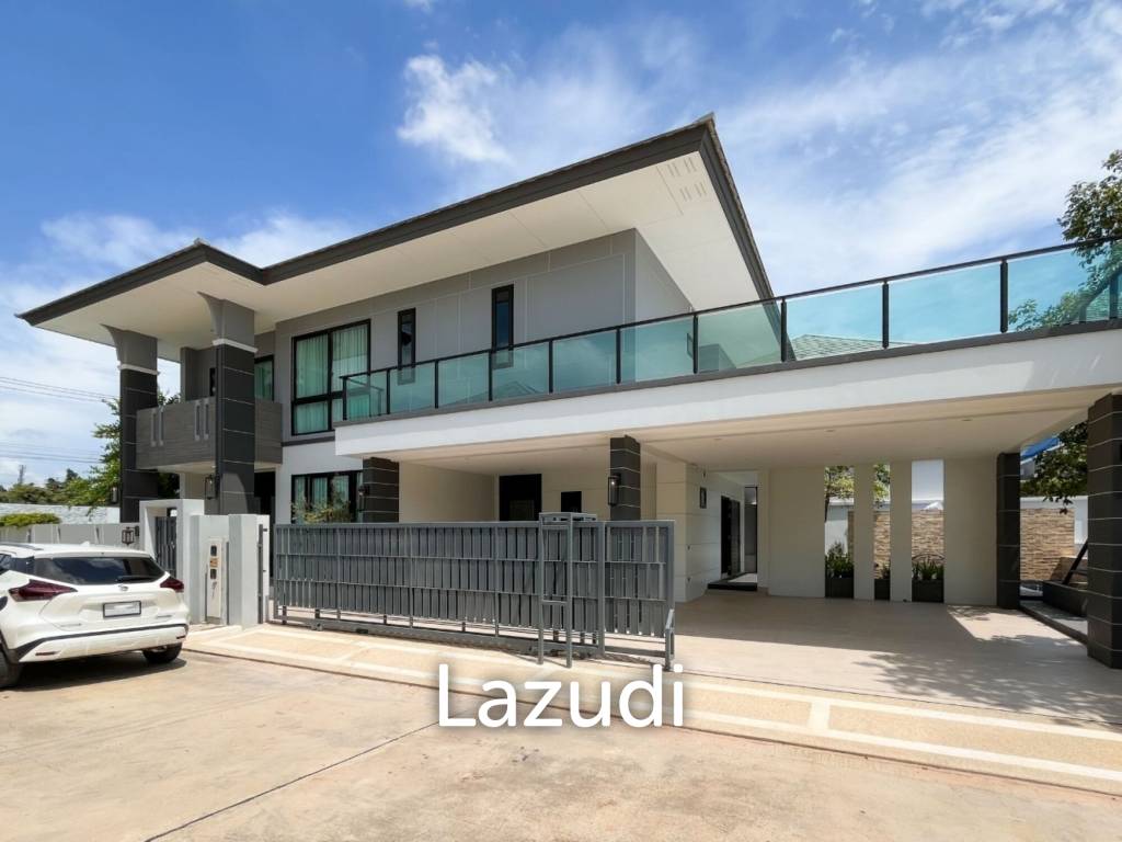 4 bedrooms Villa in Pattaya, Thailand No. 25776