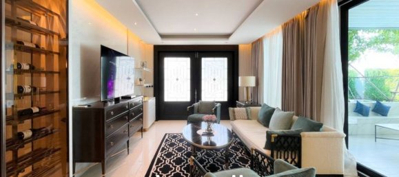 4 bedrooms Villa in Pattaya, Thailand No. 25776 3