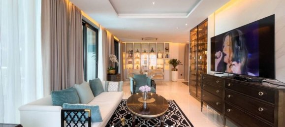 4 bedrooms Villa in Pattaya, Thailand No. 25776 2