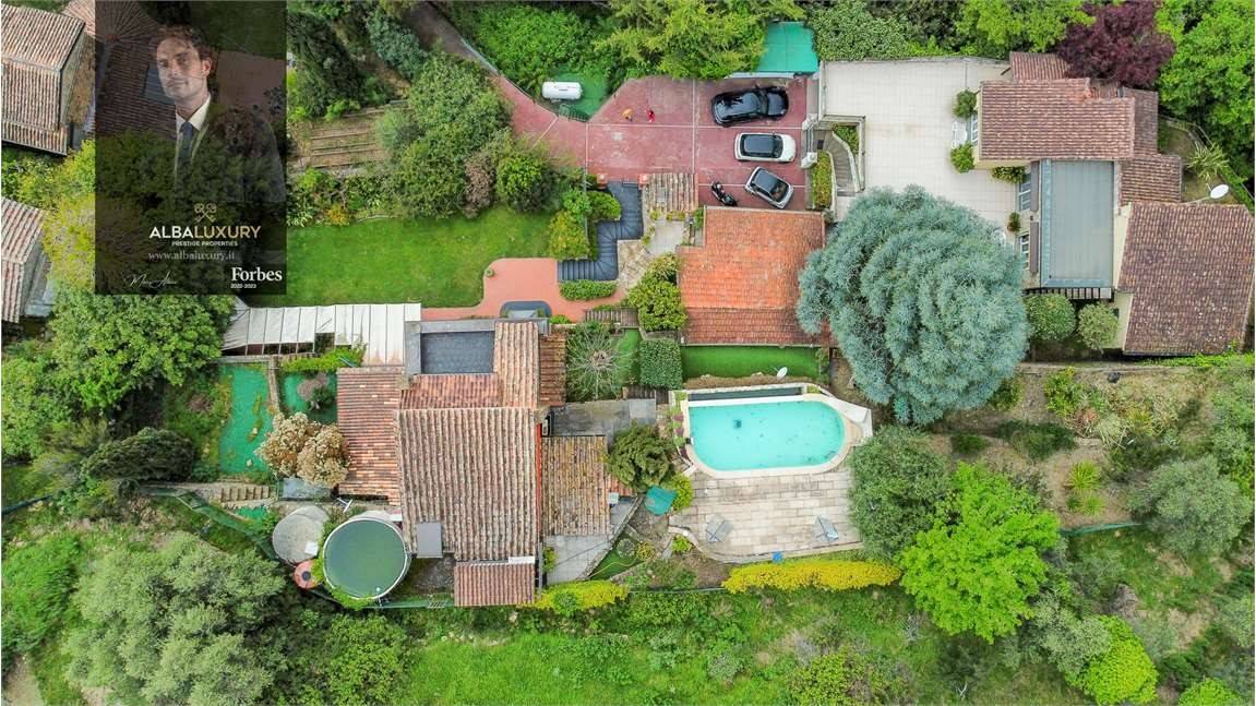 7 bedrooms Villa in Sanremo, Italy No. 77529