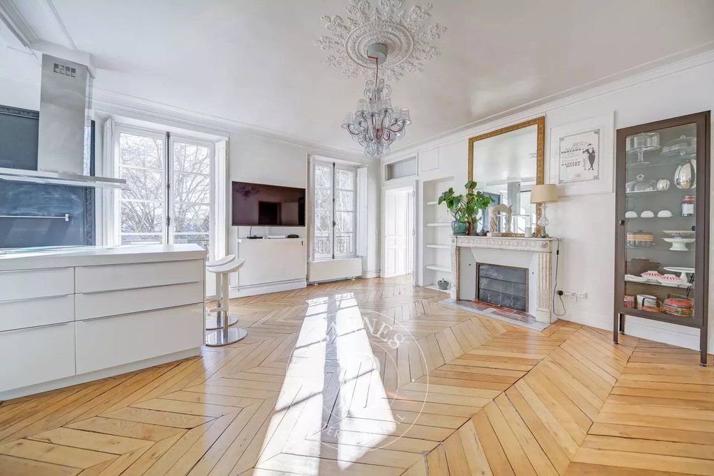 4 bedrooms Apartment in Versailles, France No. 115858
