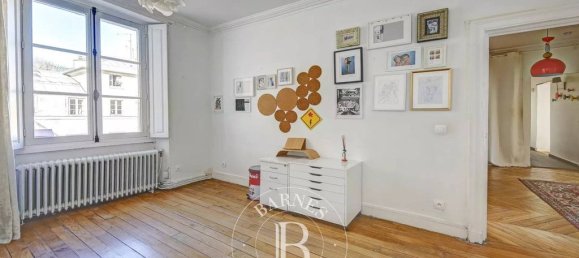 4 bedrooms Apartment in Versailles, France No. 115858 9