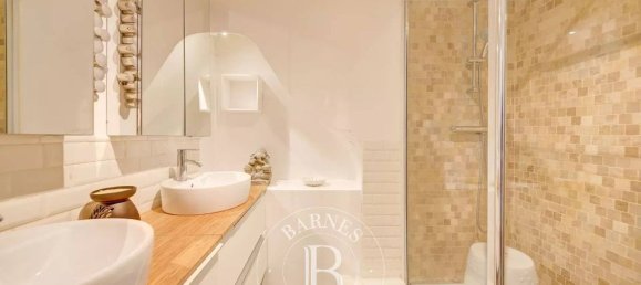 4 bedrooms Apartment in Versailles, France No. 115858 10