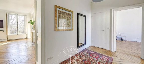 4 bedrooms Apartment in Versailles, France No. 115858 2