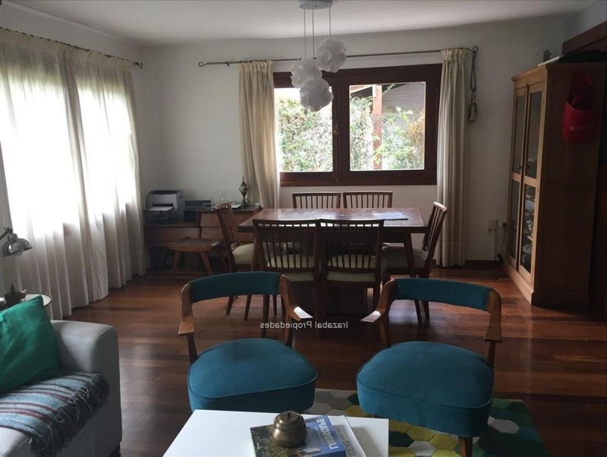 3 bedrooms House in Montevideo, Uruguay No. 9863