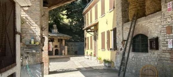 480m² Commercial property in Borgo Priolo, Italy No. 364866 6