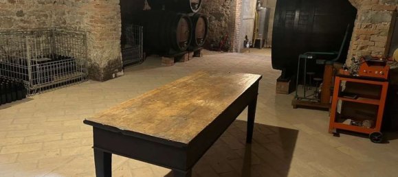 480m² Commercial property in Borgo Priolo, Italy No. 364866 20