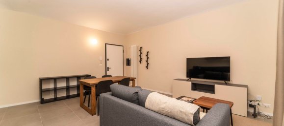 Квартира с 3 комнатами в Турин, Италия № 195270 5