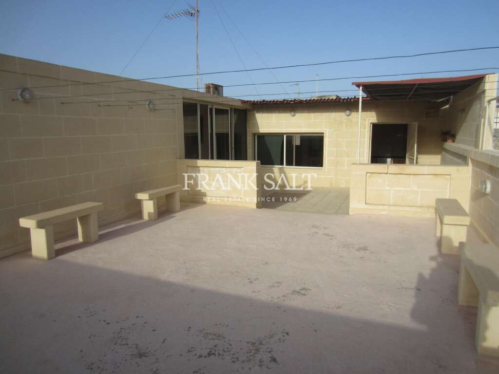 Мезонет с 2 спальнями в Паола, Мальта № 1719