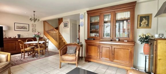 3 Schlafzimmer Haus in Noisy-le-Grand, France, Nr. 171415 2