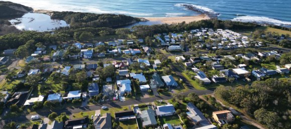 3 bedrooms House in Cudmirrah, Australia No. 644 21