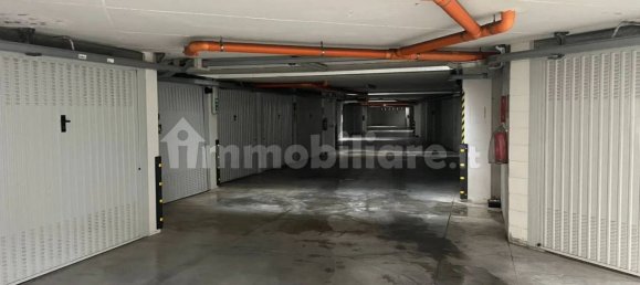 Garaje en Casalecchio di Reno, Italy 21 m² No. 374776 3