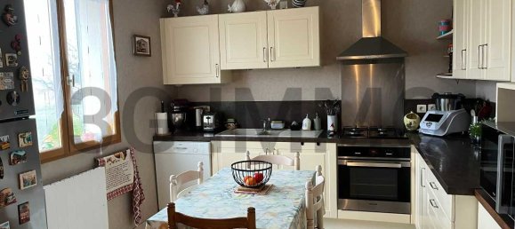 3 bedrooms Villa in Anglure, France No. 201257 9