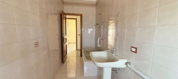 4 bedrooms House in Noicattaro, Italy No. 337353 12