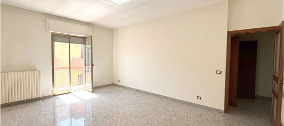 4 bedrooms House in Noicattaro, Italy No. 337353 2