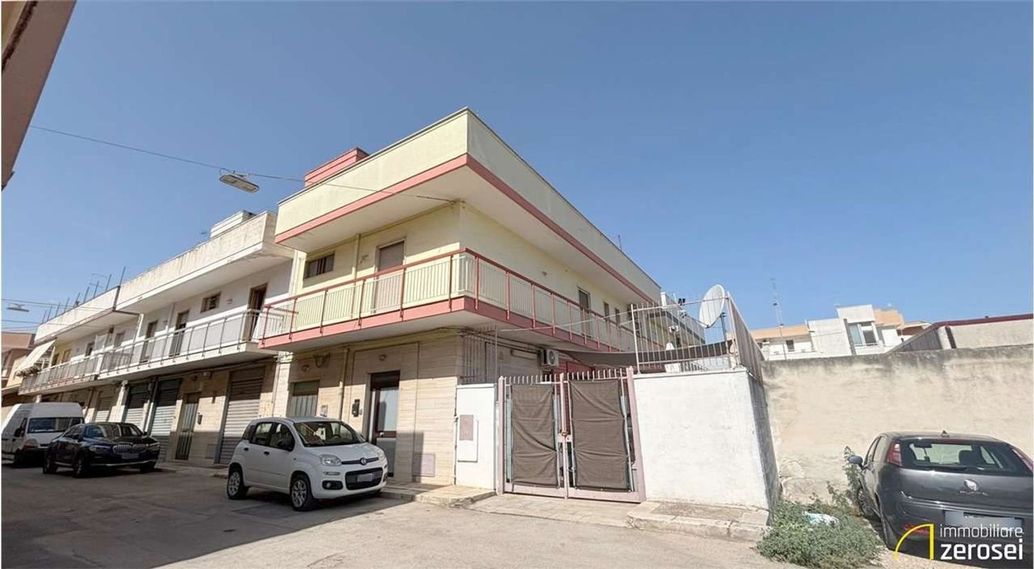 4 bedrooms House in Noicattaro, Italy No. 337353