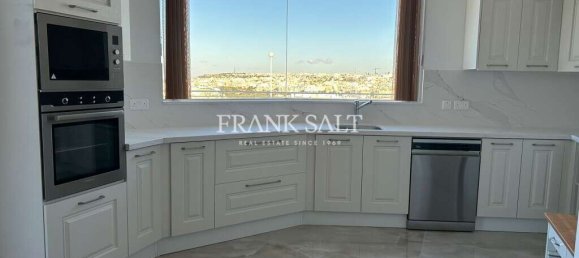 3 bedrooms Penthouse in Mosta, Malta No. 3565 2