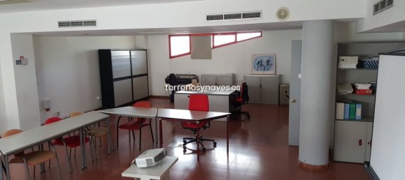 مستودع في Las Palmas De Gran Canaria, Spain 2200متر مربع رقم 61676 7