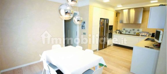 Apartamento de 4 dormitorios en Maranello, Italy No. 328282 5