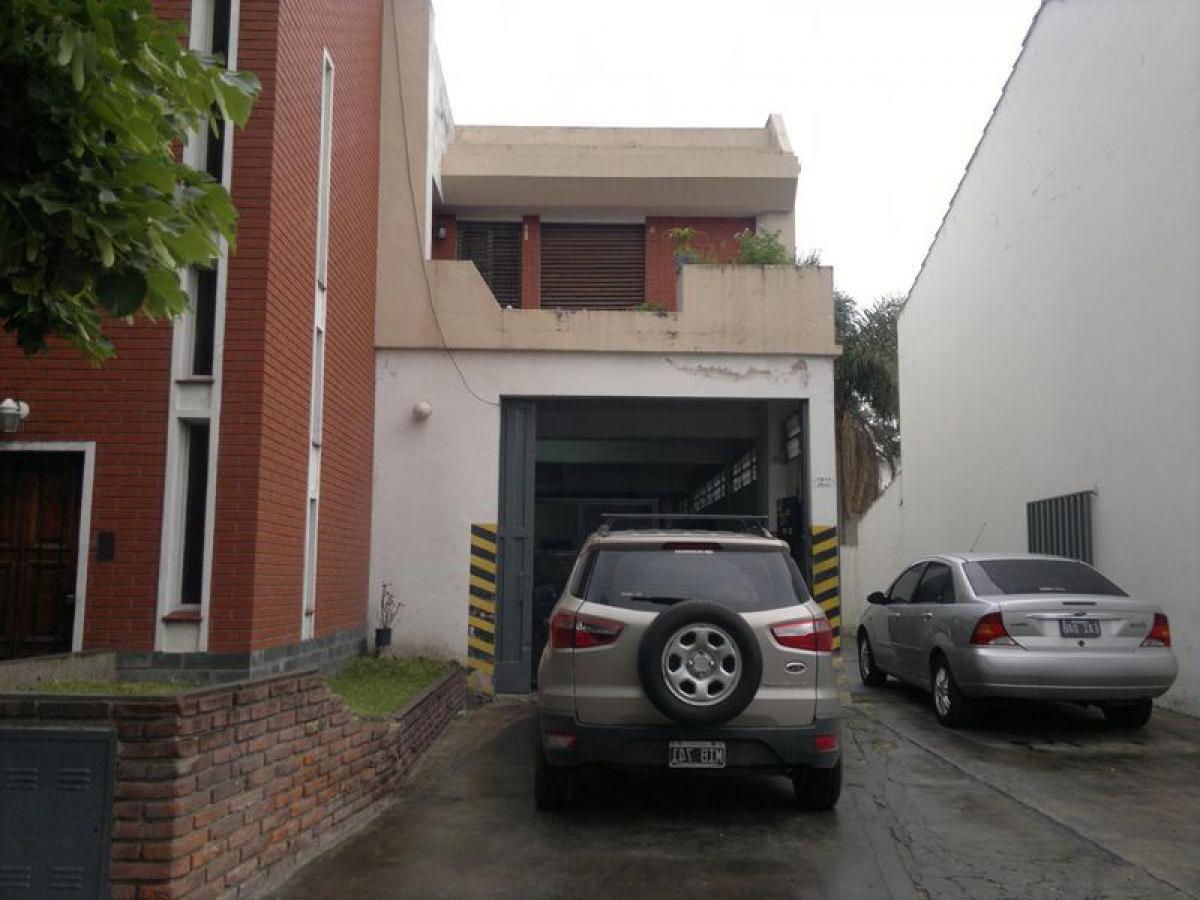  Commercial property in Lomas de Zamora, Argentina No. 23520
