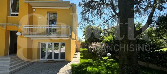 Ático de 4 dormitorios en Padenghe sul Garda, Italy No. 322581 37