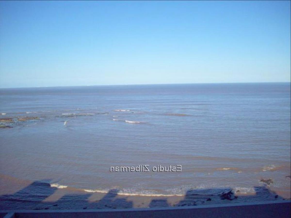 3 bedrooms Apartment in Montevideo, Uruguay No. 4740